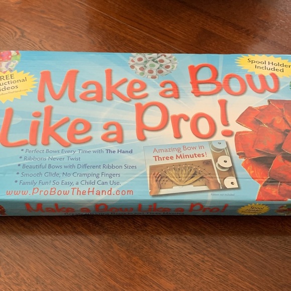 Take your wired ribbon and make a professional looking bow for wreaths - Picture 6 of 10